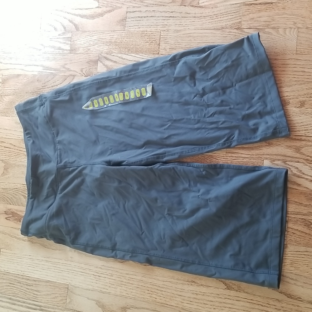(S) NWT Fila Wide Leg Capris UV Protective Stretch Yoga Moisture Wicking Fabric